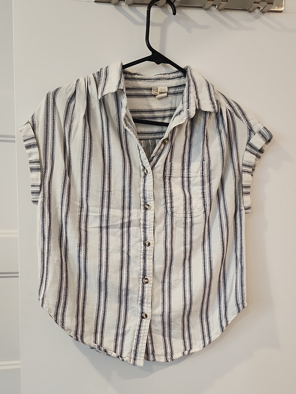 P2P 16.5" Short-Sleeve Button-Up Shirt - White with Navy Stripes